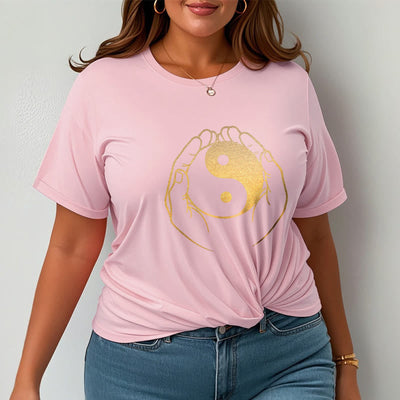 T-shirt Foviel Hands Holding A Golden Yin Yang