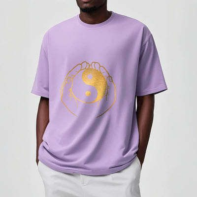 T-shirt Foviel Hands Holding A Golden Yin Yang