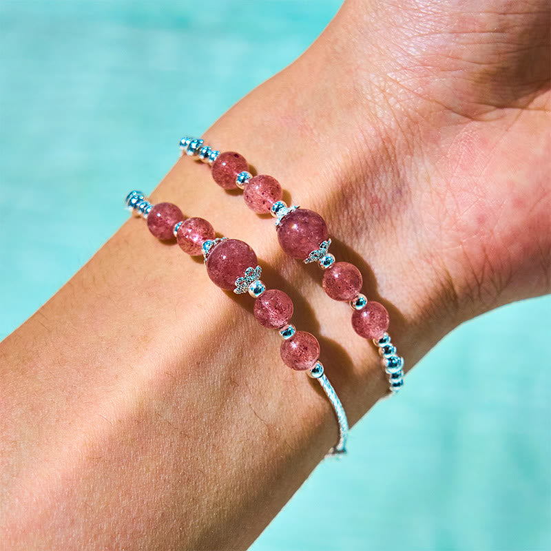 Bracelet double tour à breloque rosette et nœud en quartz fraise naturel Foviel
