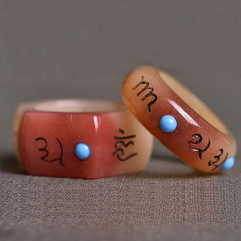 Bague de protection Foviel sculptée en os de chameau avec inscription Om Mani Padme Hum
