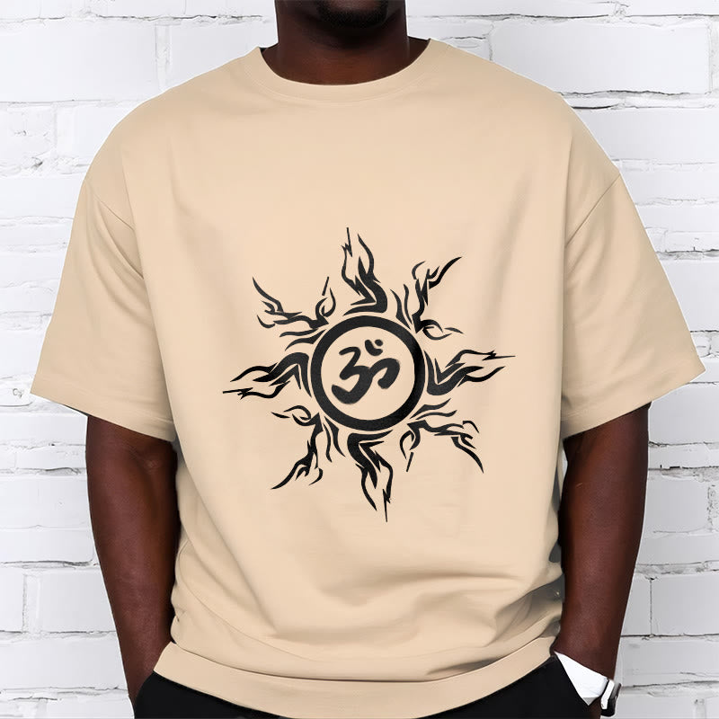 T-shirt en coton à motif soleil rayonnant Foviel entourant un symbole Om
