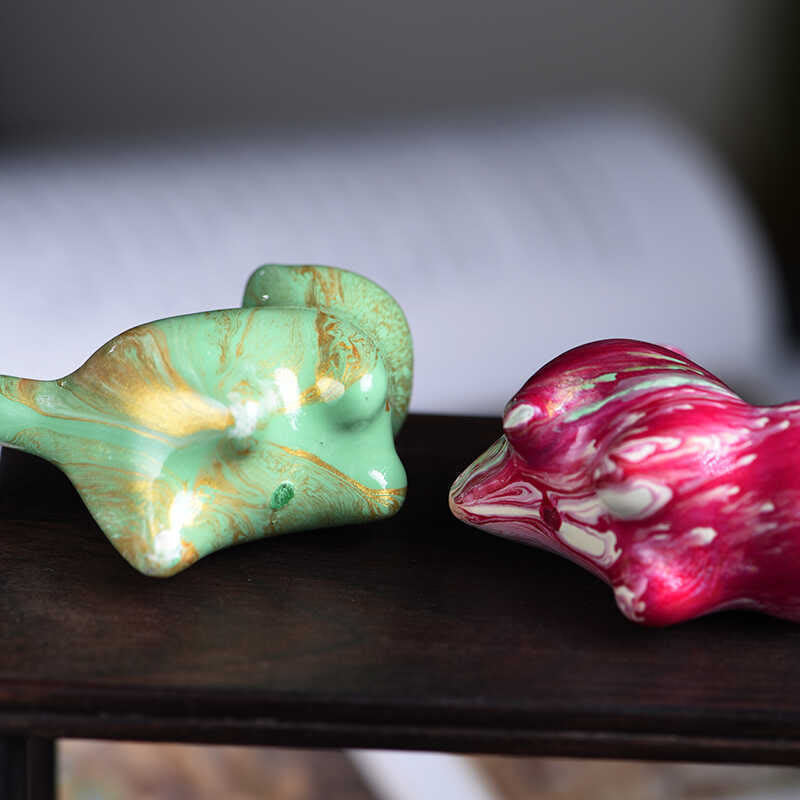 Foviel Mini adorable chat en bois d'ébène laqué, décoration artisanale de paix
