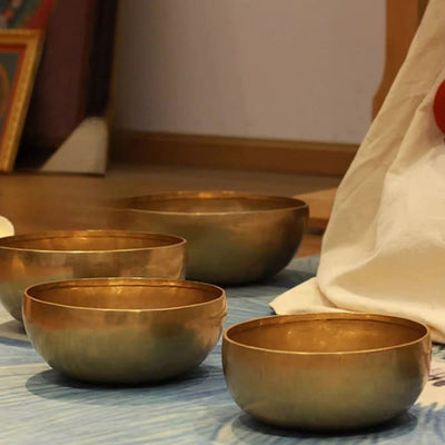 Foviel Handgefertigte Nepal Golden Singing Bowl Einfaches Design für spirituell und Meditation Klangschale Set