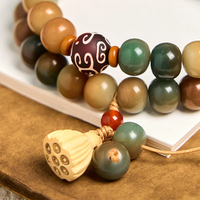 Bracelet double tour Foviel avec perles de Bodhi colorées et breloque fleur de lotus pour la paix