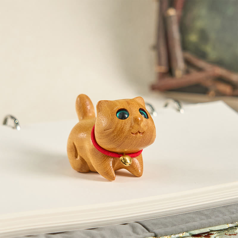 Foviel Mini Sandalwood Carved Lucky Confident Cat Healing Decoration