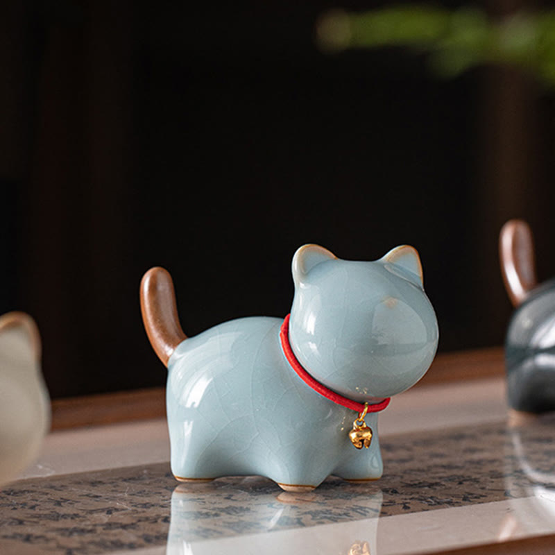 Figurine décorative en céramique Foviel, chat chanceux mignon debout avec grelot et cordon rouge