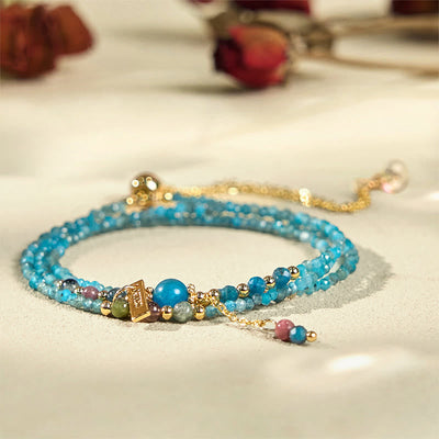 Bracelet triple tour créatif Foviel en perles d'apatite naturelle ultra-fines de 3 mm et cuivre plaqué or 14 carats