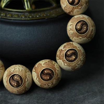 Foviel Camphor Wood Yin Yang Ox Graviertes Armband mit glanzvollen Farben