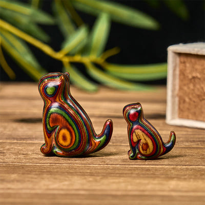 Foviel 2 pcs décoration de chat assis sculpté en eucalyptus arc-en-ciel anti-stress pour voiture