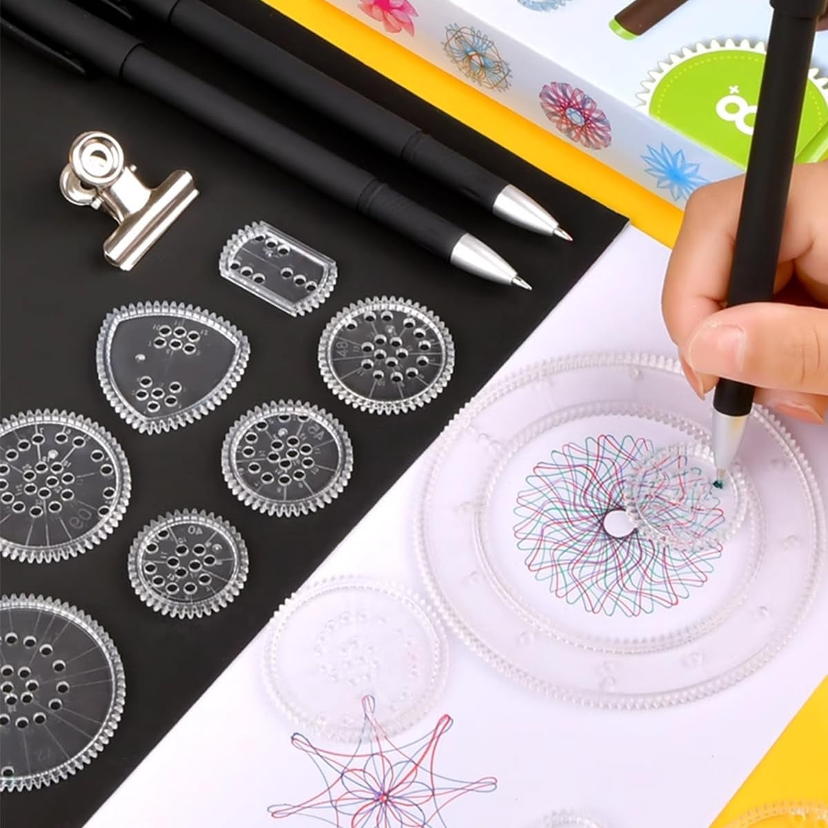 Juego de patrones geométricos de dibujo artístico en espiral - 938