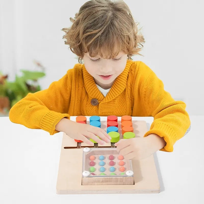 Juego de madera de lógica de cuatro colores - 559