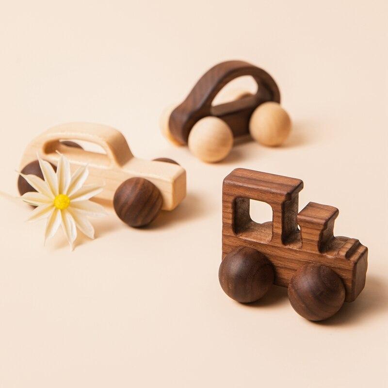 Juego de coches de madera Fidtoy para niños pequeños - Coches de juguete de empuje y rodamiento de 3 piezas para bebés