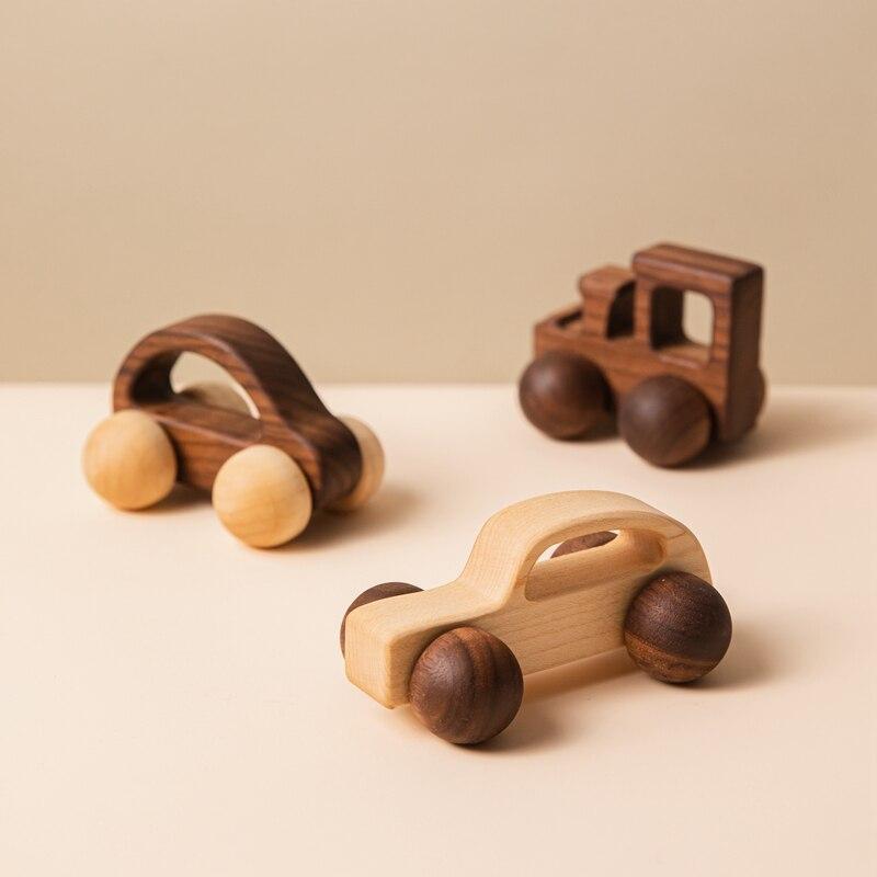 Juego de coches de madera Fidtoy para niños pequeños - Coches de juguete de empuje y rodamiento de 3 piezas para bebés