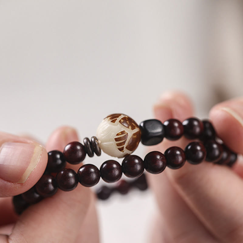 Bracelet double tour de protection Foviel en bois de santal rouge à petites feuilles et graines de Bodhi sculptées en forme de lotus