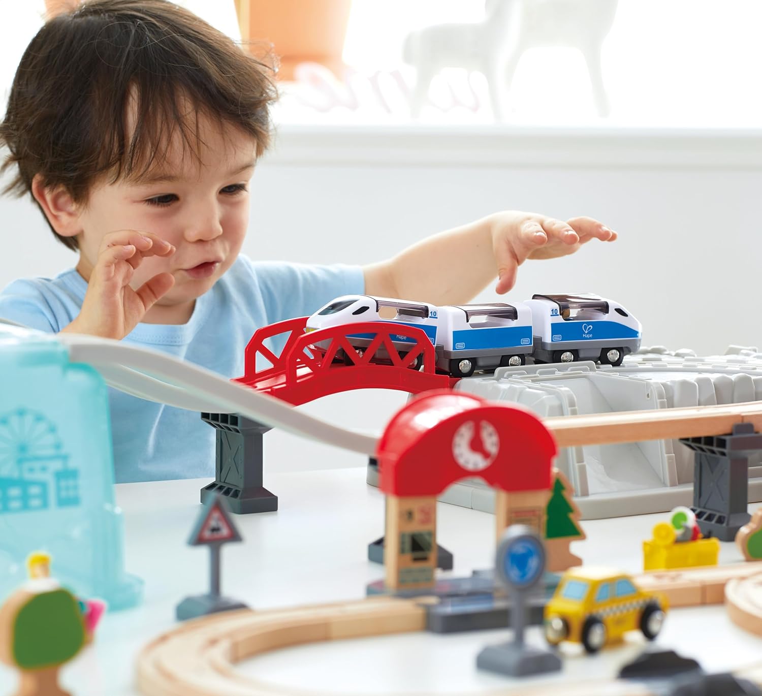 Fidtoy Circuit de train de ville en bois avec seau de rangement