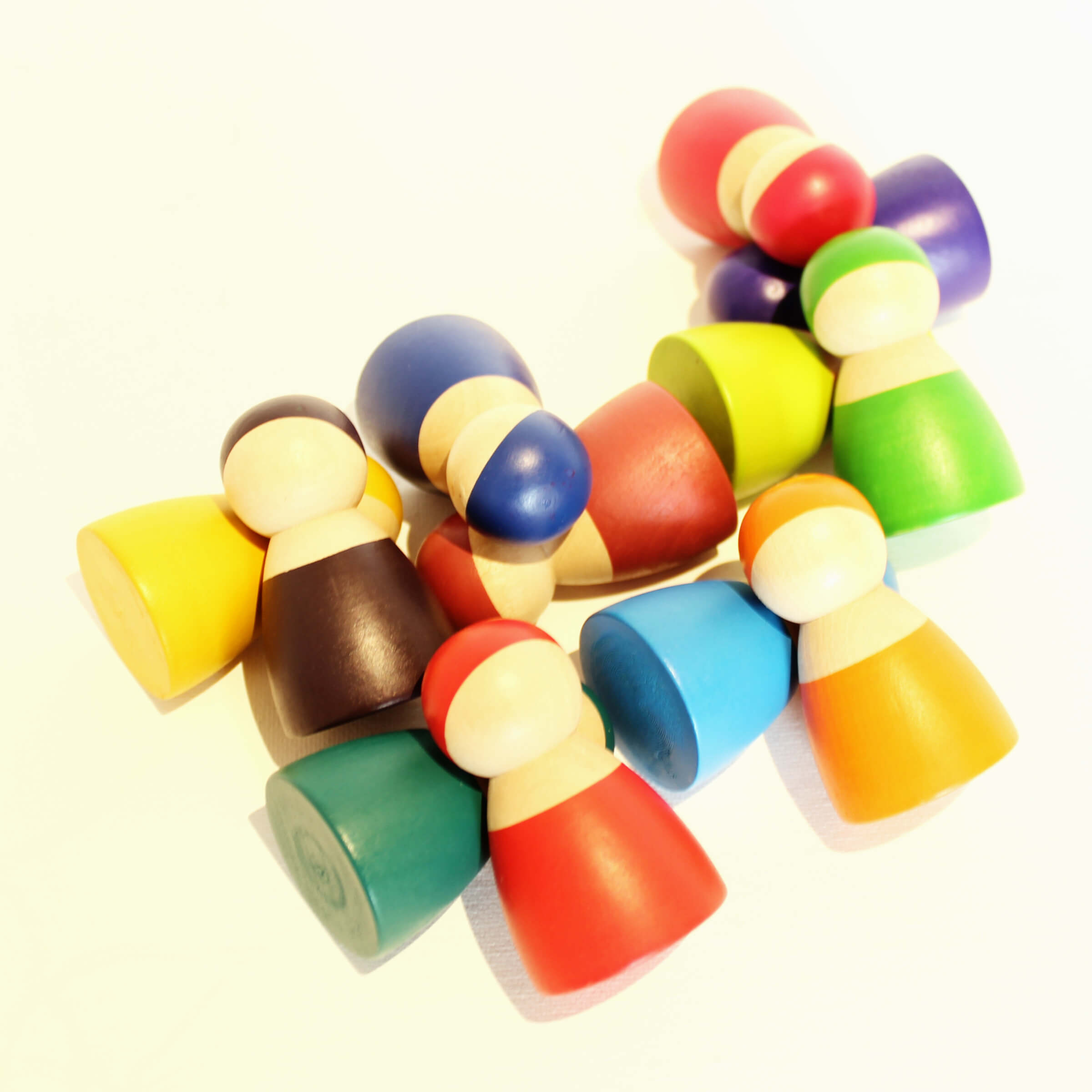 Fidtoy Amis en Bois Arc-en-ciel, Set de Poupées en Bois pour Enfants 3 ans et plus