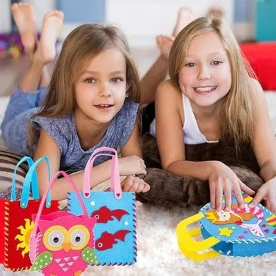 Fidtoy Kit de Couture Bricolage pour Enfants – 8 Projets de Sac à Main de Dessin Animé, Kit d'Artisanat Sûr pour Débutants pour la Créativité et la Motricité Fine