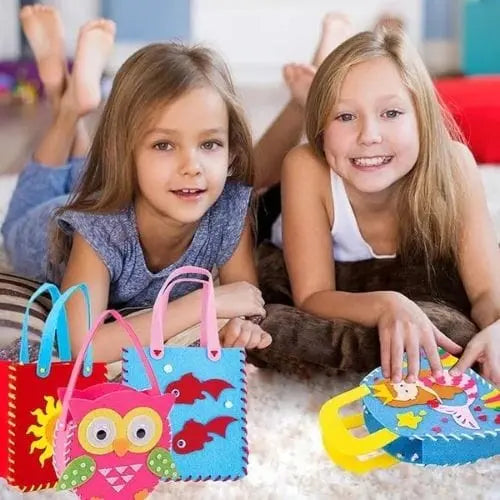 Fidtoy Kit de Couture Bricolage pour Enfants – 8 Projets de Sac à Main de Dessin Animé, Kit d'Artisanat Sûr pour Débutants pour la Créativité et la Motricité Fine