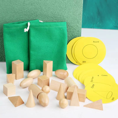 Veinte formas geométricas sólidas con 10 tarjetas