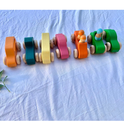Voitures et poupées arc-en-ciel en bois – Ensemble de 10 pièces