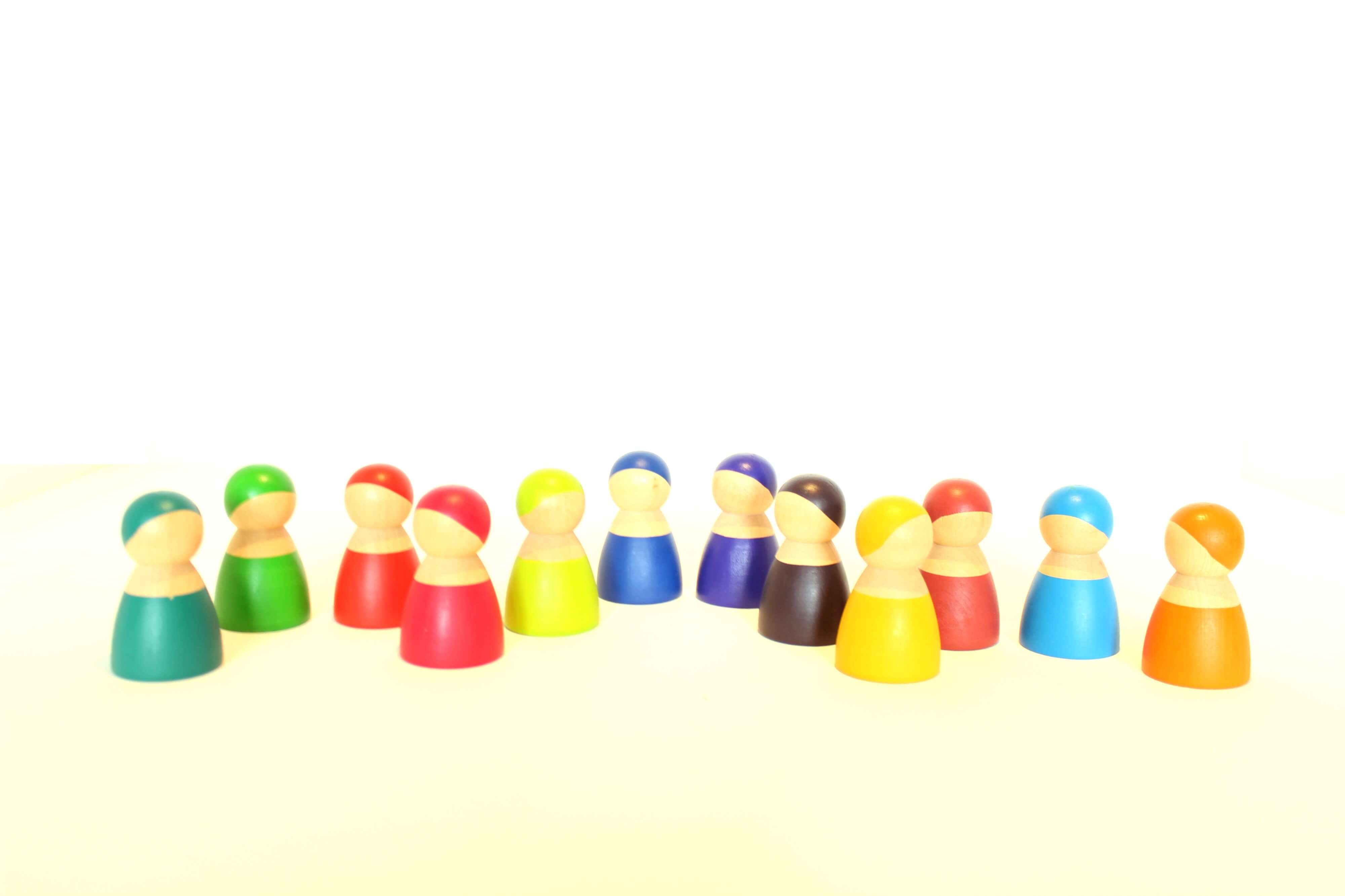 Fidtoy Amis en Bois Arc-en-ciel, Set de Poupées en Bois pour Enfants 3 ans et plus