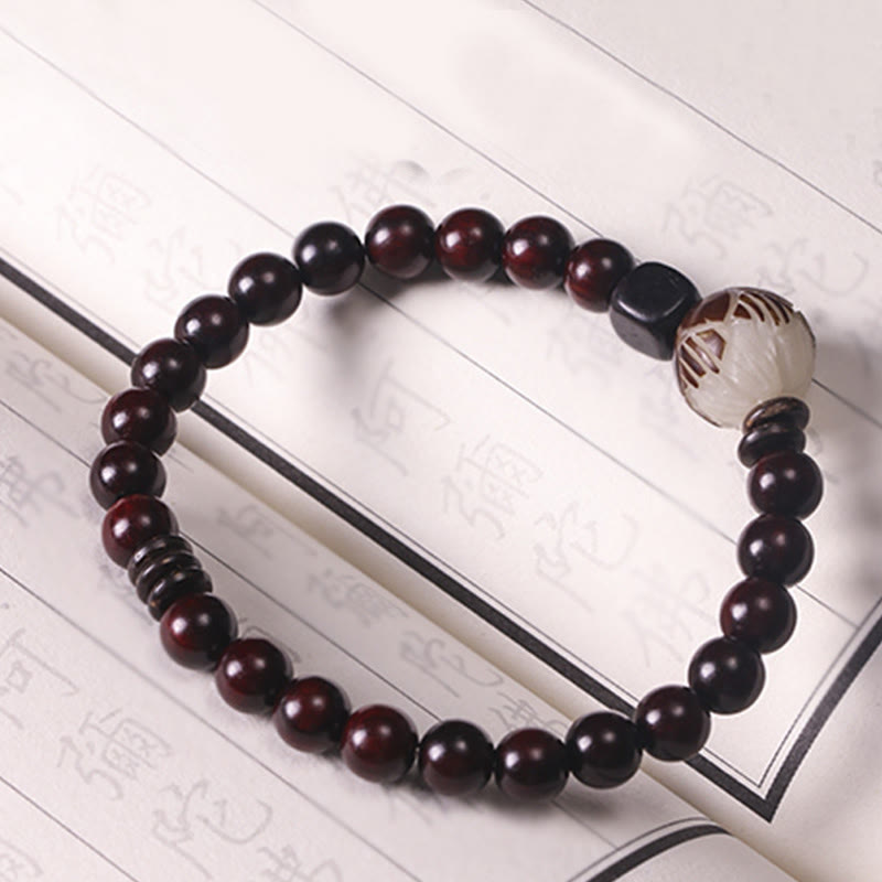 Bracelet double tour de protection Foviel en bois de santal rouge à petites feuilles et graines de Bodhi sculptées en forme de lotus