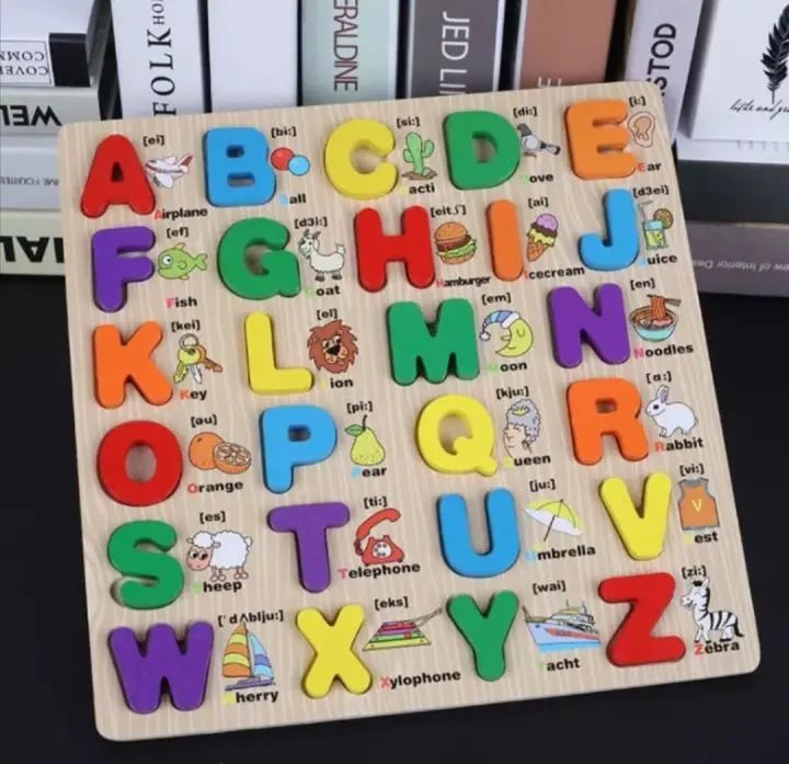 Tabla de letras de madera 3D de alfabeto ABCD mayúscula con impresiones ilustradas