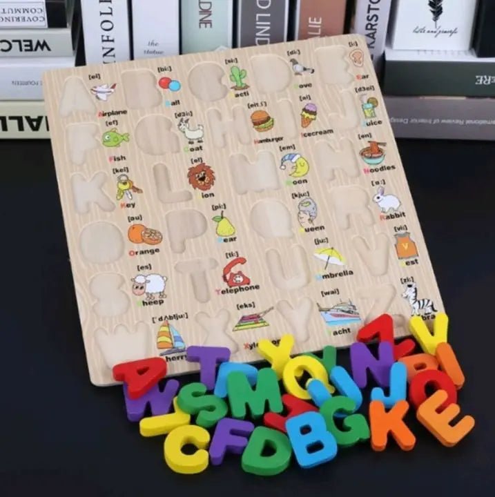 Tabla de letras de madera 3D de alfabeto ABCD mayúscula con impresiones ilustradas