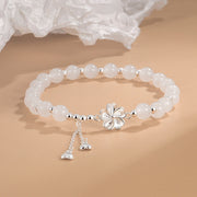 Bracelet porte-bonheur Foviel en pétales de fleurs de pêcher en jade blanc