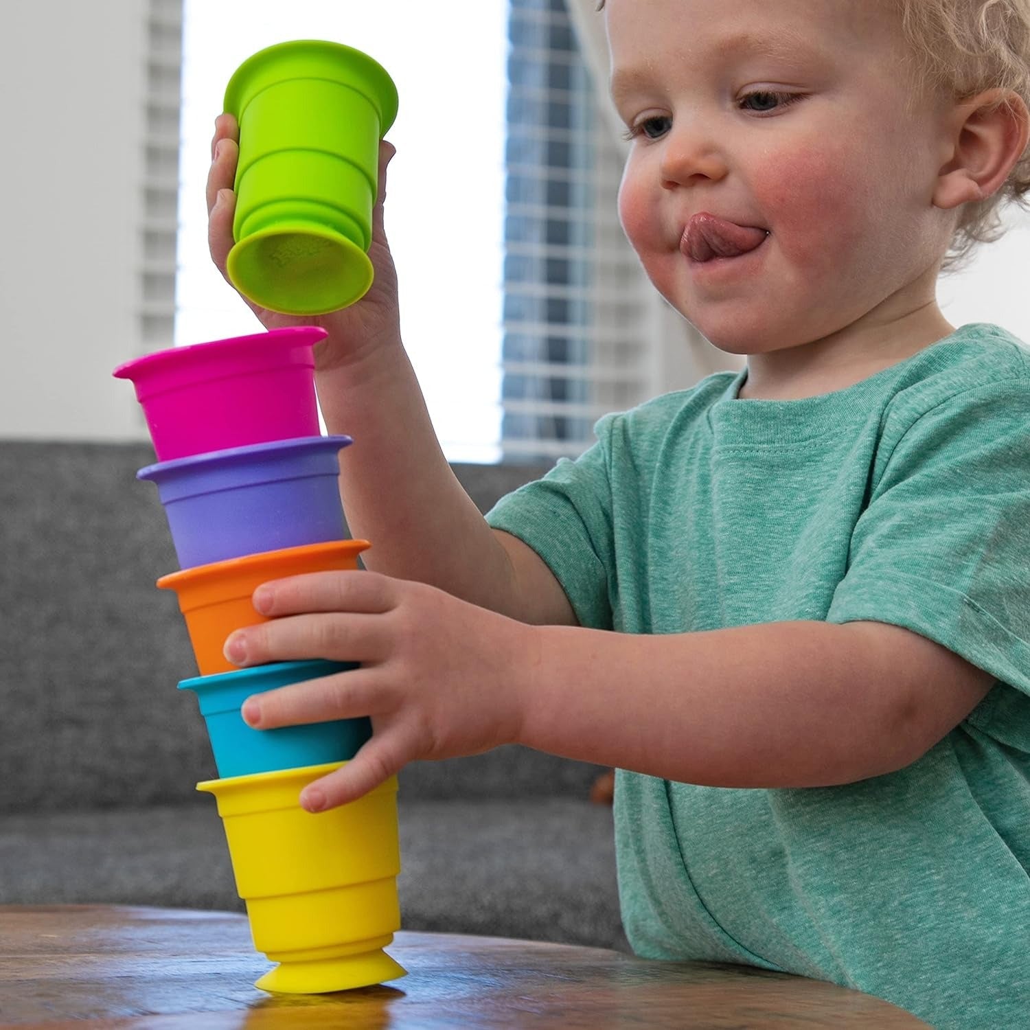 Fidtoy Gobelets empilables souples et colorés en caoutchouc, 6 pièces, jouet de bain pour bébé pour l'apprentissage précoce