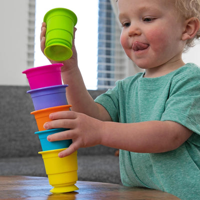 Fidtoy Gobelets empilables souples et colorés en caoutchouc, 6 pièces, jouet de bain pour bébé pour l'apprentissage précoce