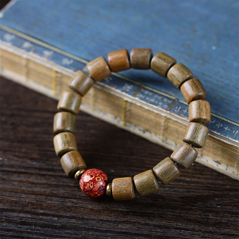 Foviel Natürliches grünes Sandelholz Kleines Blatt rotes Sandelholz Lack Perle Peace Armband